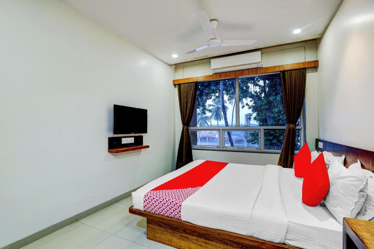 Oyo 77491 Hotel Shreenath Valsad エクステリア 写真