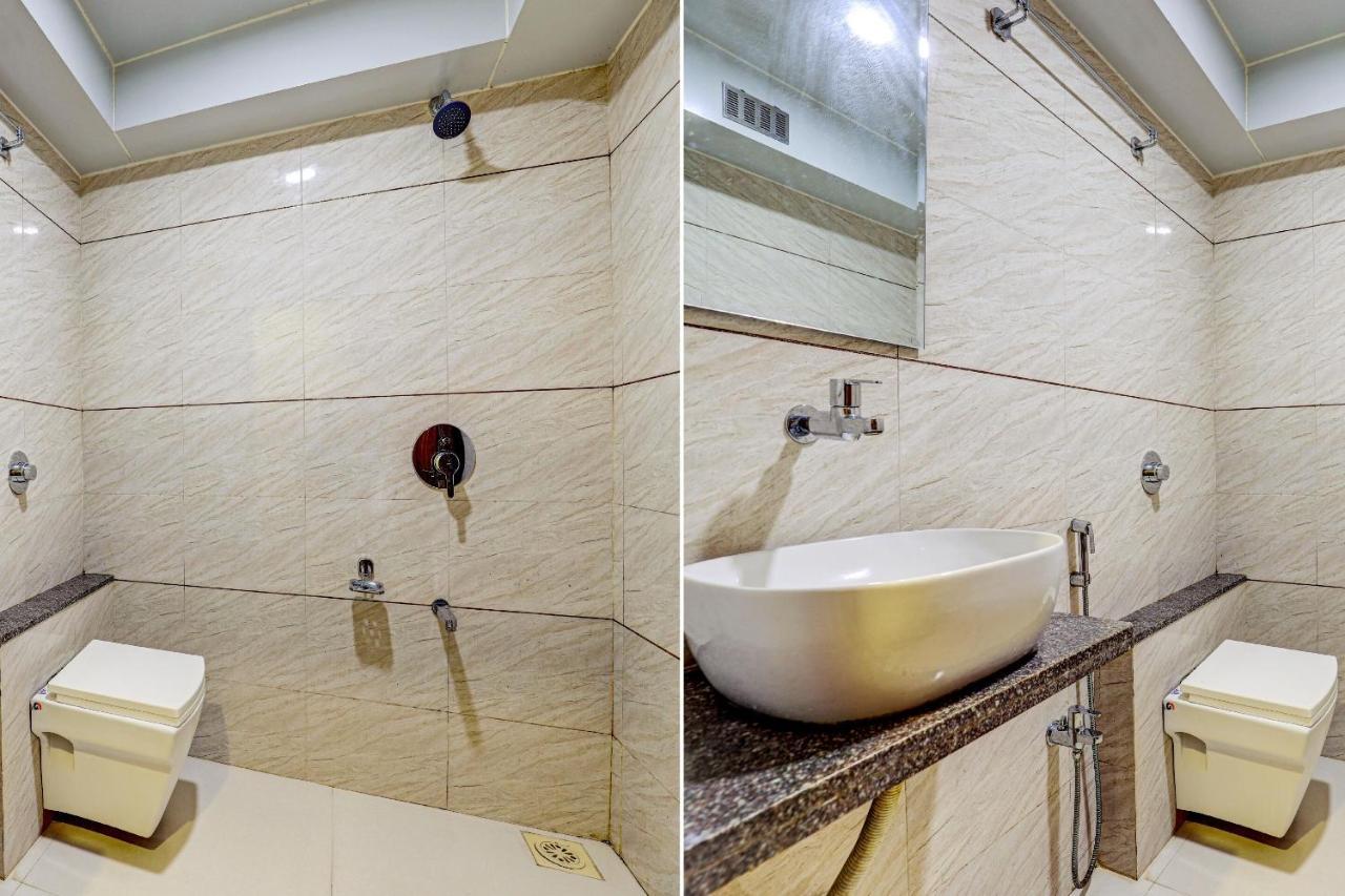Oyo 77491 Hotel Shreenath Valsad エクステリア 写真