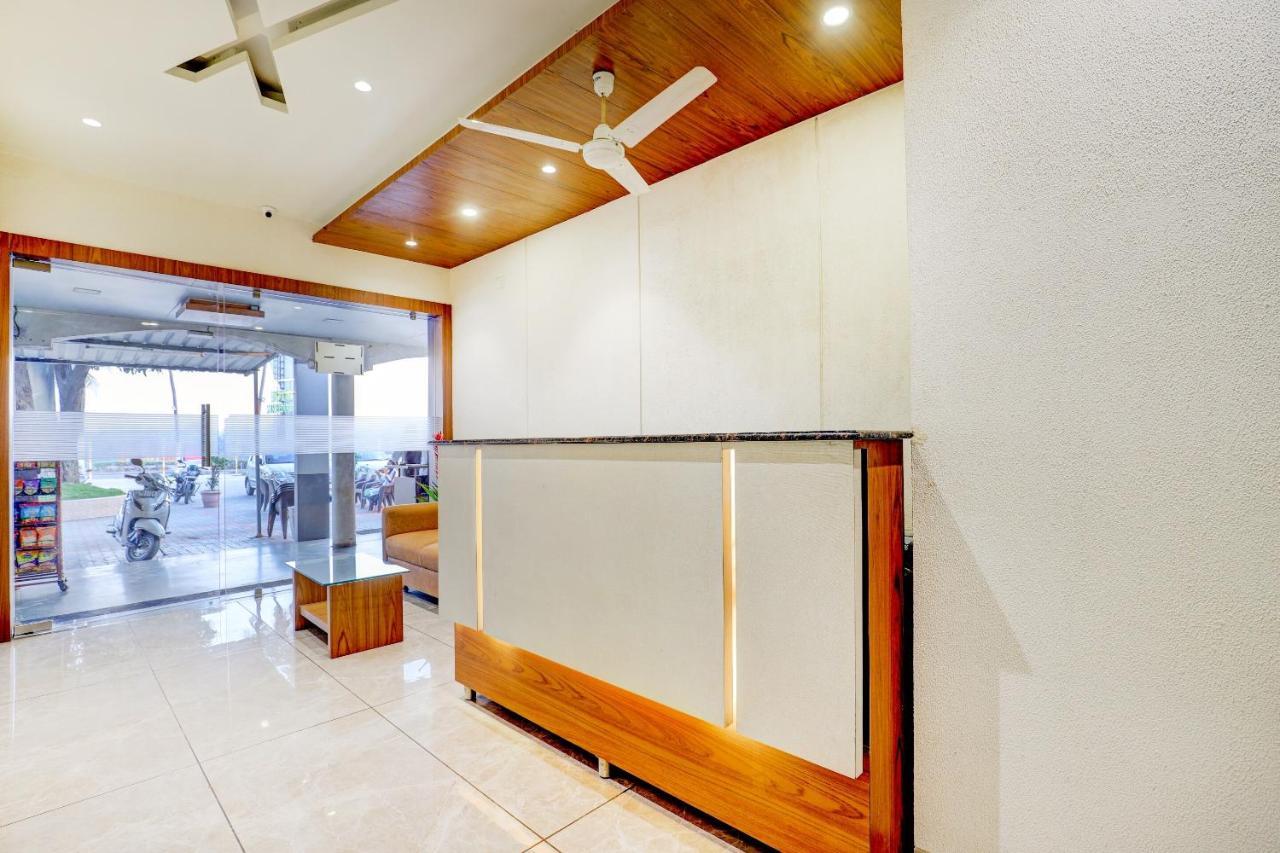 Oyo 77491 Hotel Shreenath Valsad エクステリア 写真