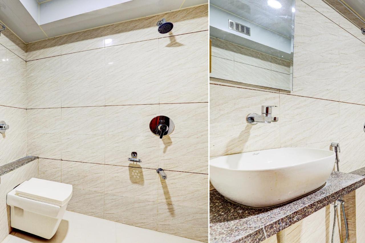 Oyo 77491 Hotel Shreenath Valsad エクステリア 写真